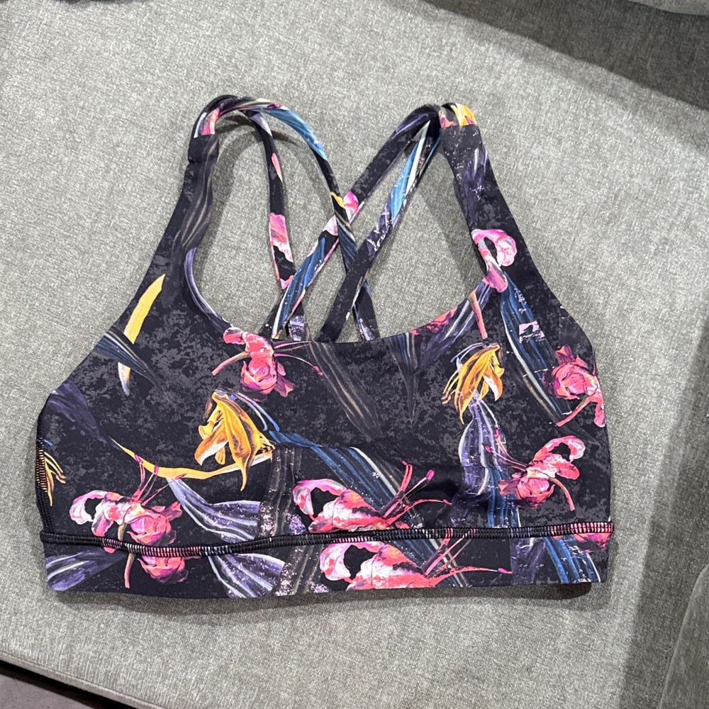 Lululemon Athletica Black Floral Sports Brand never worn